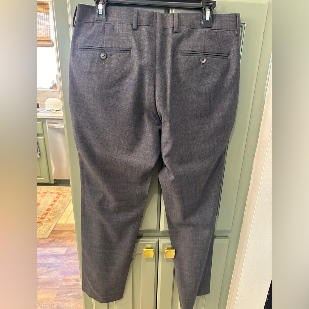 Suit - Picture 4 of 7